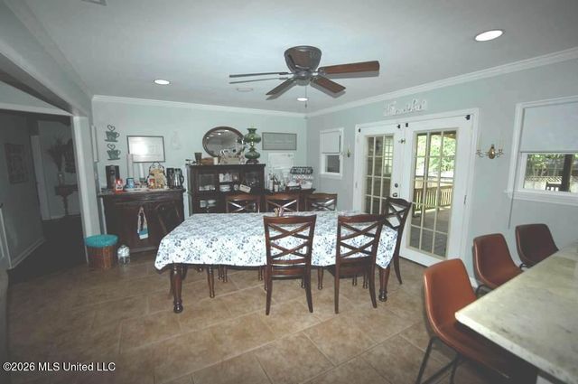1211 Carter Drive, Hattiesburg, MS 39402