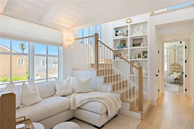 1416 E Balboa Boulevard, Newport Beach, CA 92661