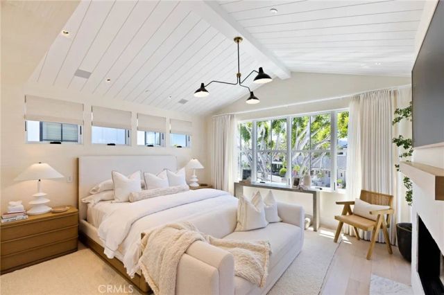 1416 E Balboa Boulevard, Newport Beach, CA 92661