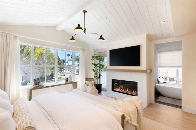 1416 E Balboa Boulevard, Newport Beach, CA 92661
