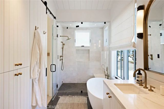 1416 E Balboa Boulevard, Newport Beach, CA 92661