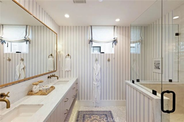 1416 E Balboa Boulevard, Newport Beach, CA 92661