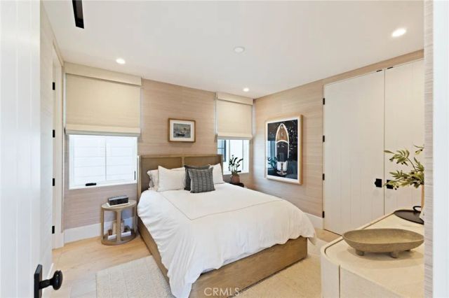 1416 E Balboa Boulevard, Newport Beach, CA 92661