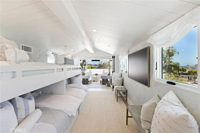 1416 E Balboa Boulevard, Newport Beach, CA 92661