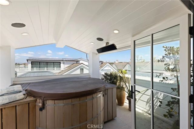 1416 E Balboa Boulevard, Newport Beach, CA 92661