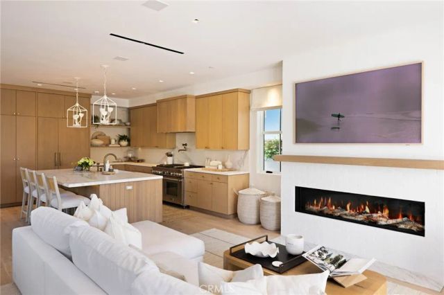 1416 E Balboa Boulevard, Newport Beach, CA 92661