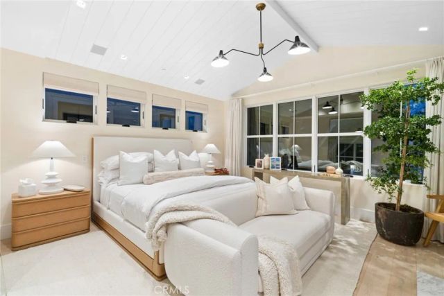 1416 E Balboa Boulevard, Newport Beach, CA 92661
