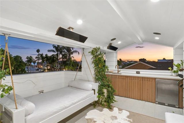 1416 E Balboa Boulevard, Newport Beach, CA 92661