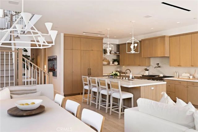 1416 E Balboa Boulevard, Newport Beach, CA 92661