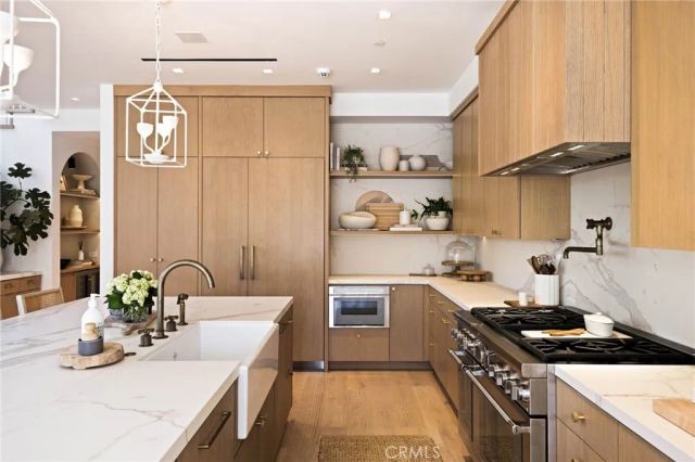 1416 E Balboa Boulevard, Newport Beach, CA 92661