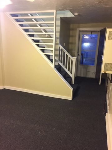 46 Howard St, Lowell, MA 01851
