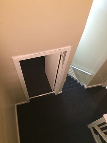46 Howard St, Lowell, MA 01851