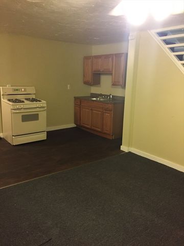 46 Howard St, Lowell, MA 01851