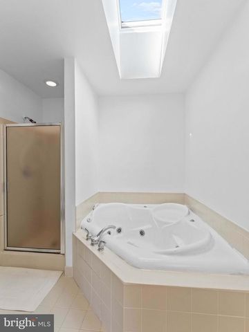 173 CROWN PRINCE DR, Marlton, NJ 08053
