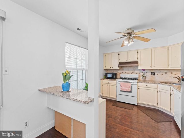 173 CROWN PRINCE DR, Marlton, NJ 08053