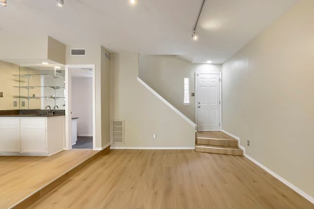 4000 Rawlins Street 108, Dallas, TX 75219