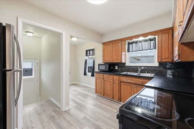 37 E Hoffman Ave, Spokane, WA 99207