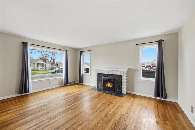 37 E Hoffman Ave, Spokane, WA 99207