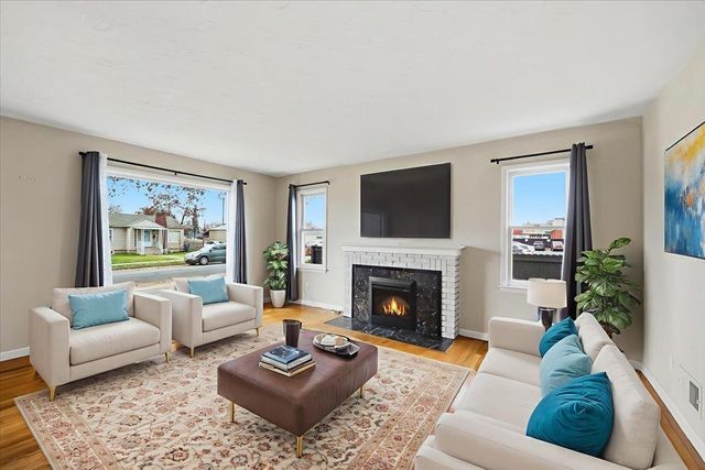 37 E Hoffman Ave, Spokane, WA 99207