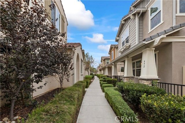 692 S Brampton, Rialto, CA 92376