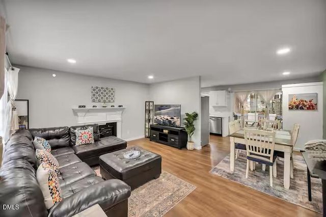 68 Willow Way, Chapel Hill, NC 27516