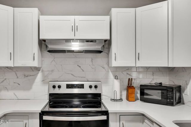 68 Willow Way, Chapel Hill, NC 27516