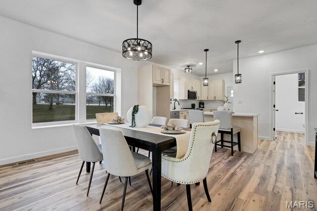 2 Lawn Place, St Louis, MO 63110