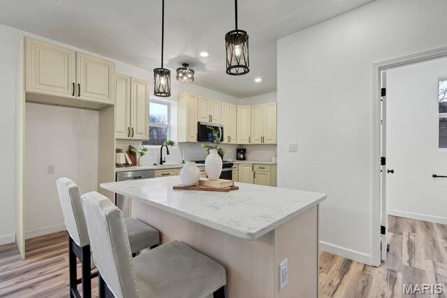 2 Lawn Place, St Louis, MO 63110