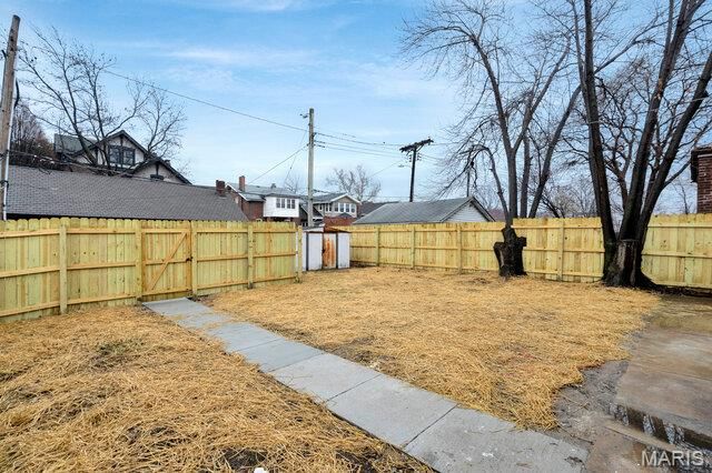 2 Lawn Place, St Louis, MO 63110