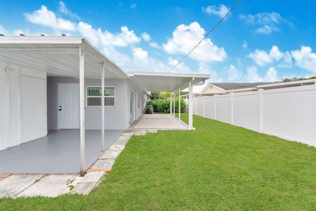 1115 Stillwater Drive, Jupiter, FL 33458