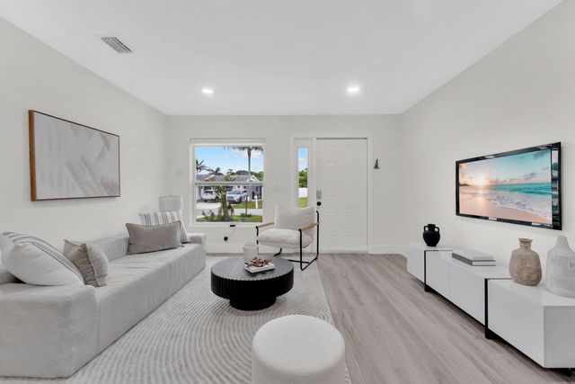 1115 Stillwater Drive, Jupiter, FL 33458