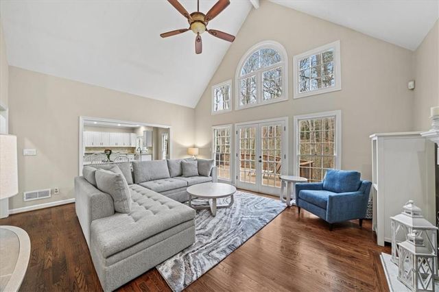 605 Pine Trail Pointe, Roswell, GA 30075
