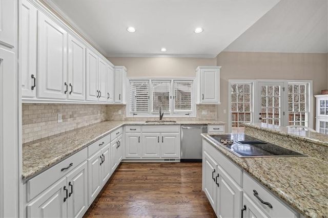 605 Pine Trail Pointe, Roswell, GA 30075