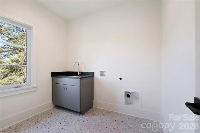 428 Dover Avenue, Charlotte, NC 28209