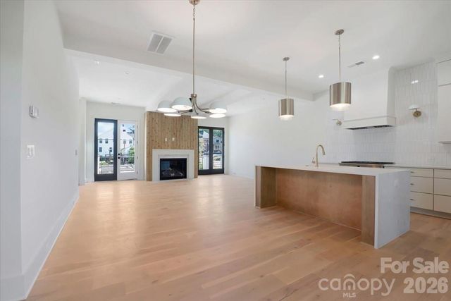428 Dover Avenue, Charlotte, NC 28209