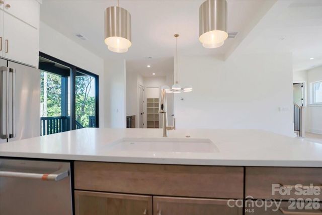 428 Dover Avenue, Charlotte, NC 28209