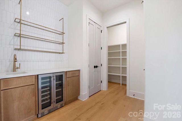 428 Dover Avenue, Charlotte, NC 28209