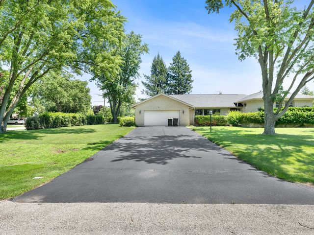 15 E Leon Lane, Prospect Heights, IL 60070