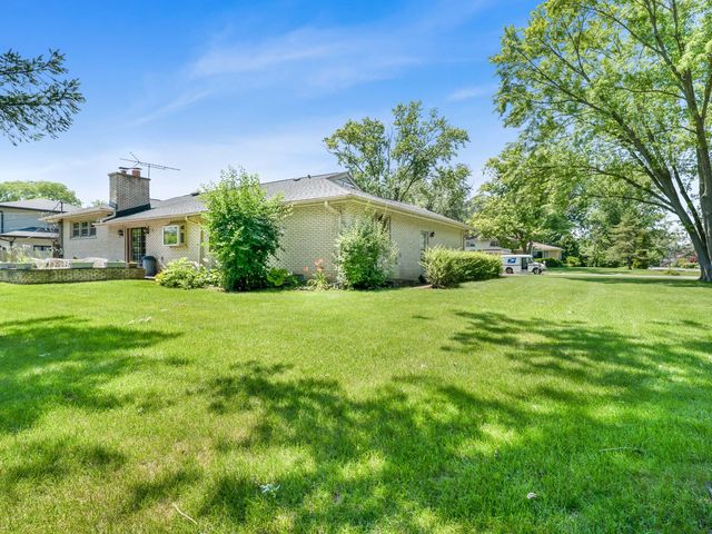 15 E Leon Lane, Prospect Heights, IL 60070