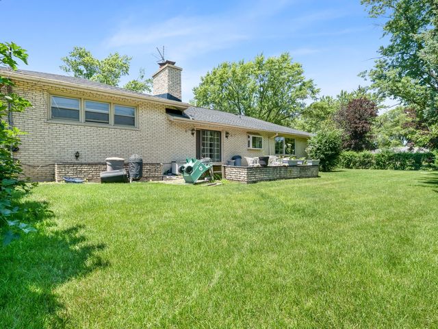 15 E Leon Lane, Prospect Heights, IL 60070