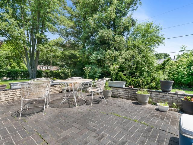 15 E Leon Lane, Prospect Heights, IL 60070