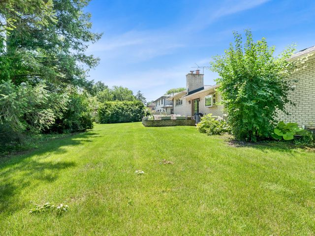 15 E Leon Lane, Prospect Heights, IL 60070
