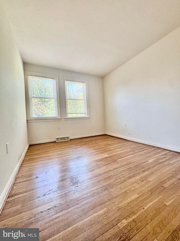 719 6TH ST SW, Washington, DC 20024
