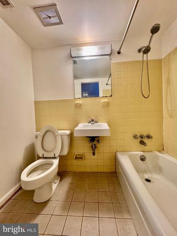 719 6TH ST SW, Washington, DC 20024