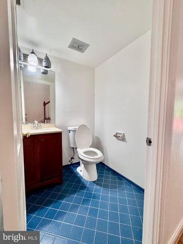 719 6TH ST SW, Washington, DC 20024