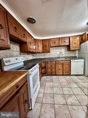 719 6TH ST SW, Washington, DC 20024