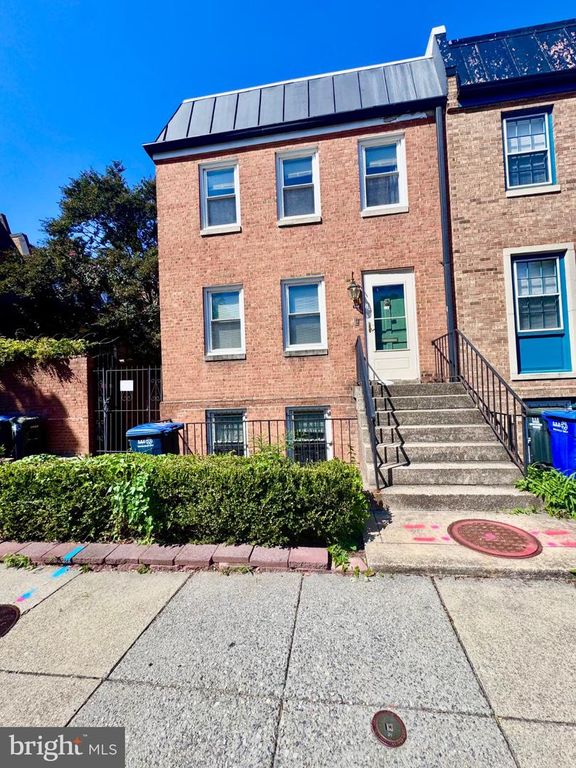 719 6TH ST SW, Washington, DC 20024