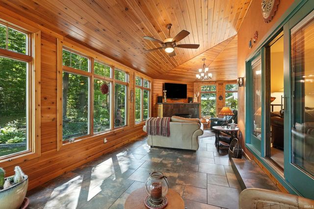 16716 Wappes Road, Churubusco, IN 46723