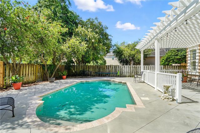 521 Clement Circle, St Simons Island, GA 31522