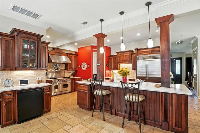 521 Clement Circle, St Simons Island, GA 31522